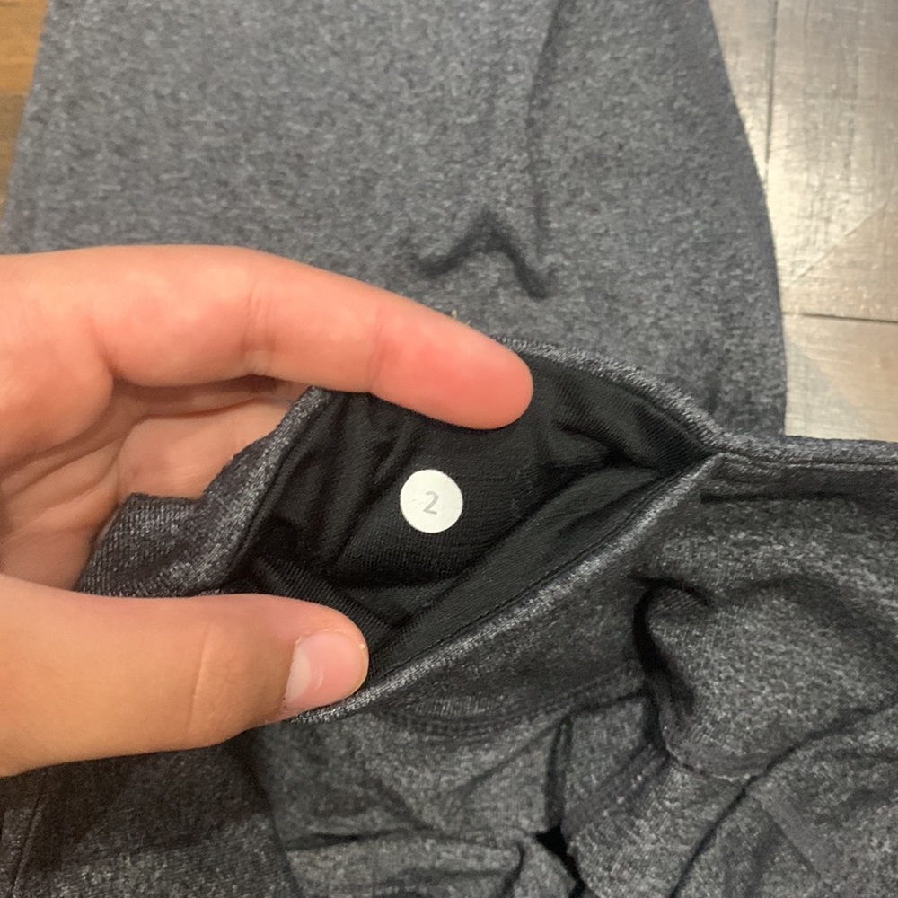 lululemon - Picture 2 of 4